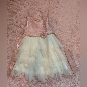 Formal dress for girl. Size 4